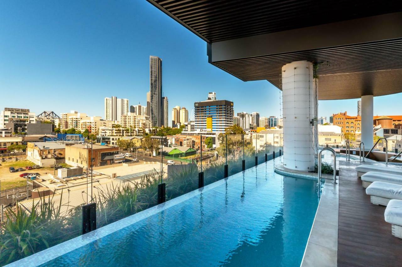 Fv By Peppers Aparthotel Brisbane Ngoại thất bức ảnh The rooftop pool at Emporium Southbank