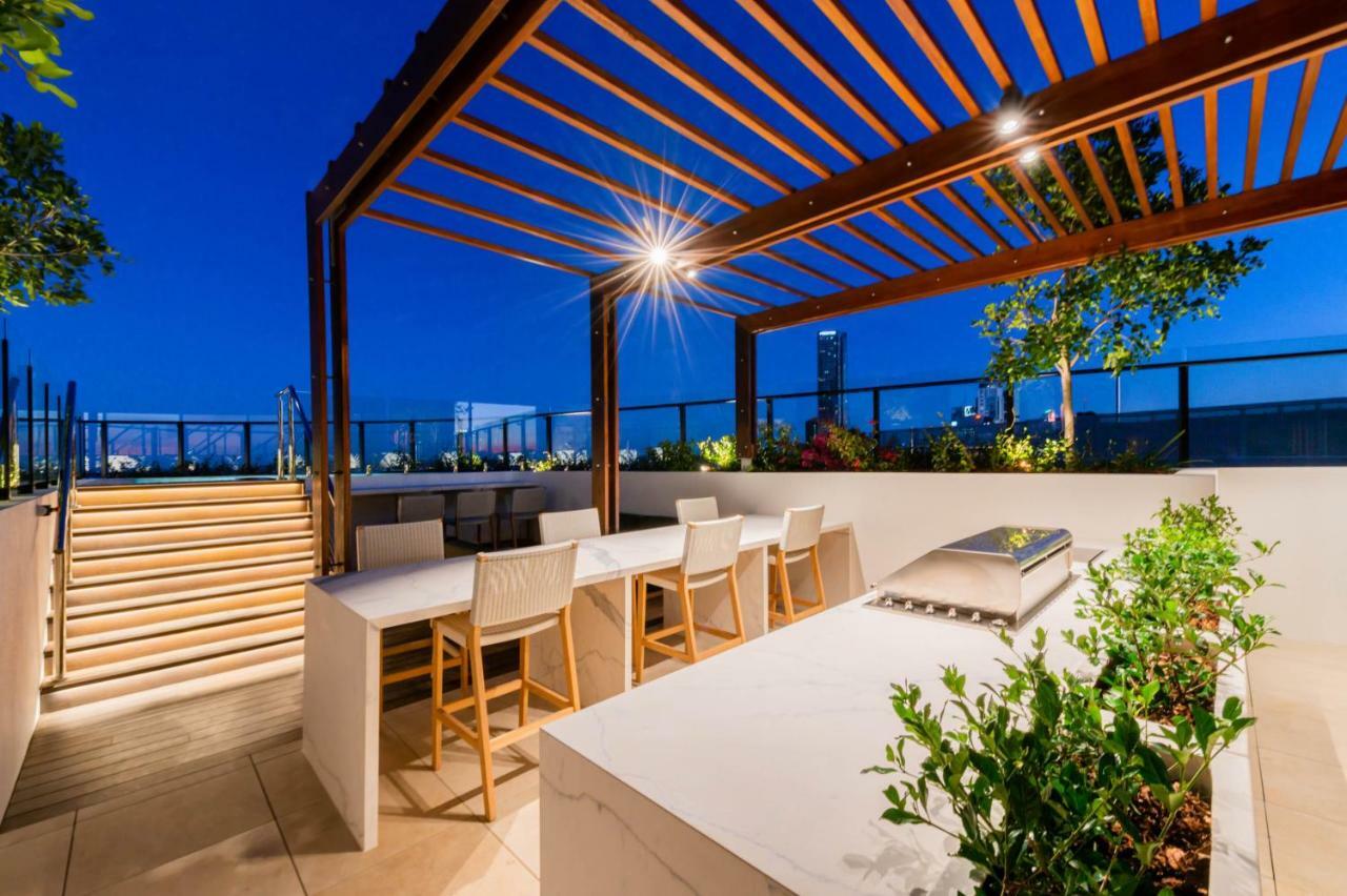 Fv By Peppers Aparthotel Brisbane Ngoại thất bức ảnh Rooftop bar