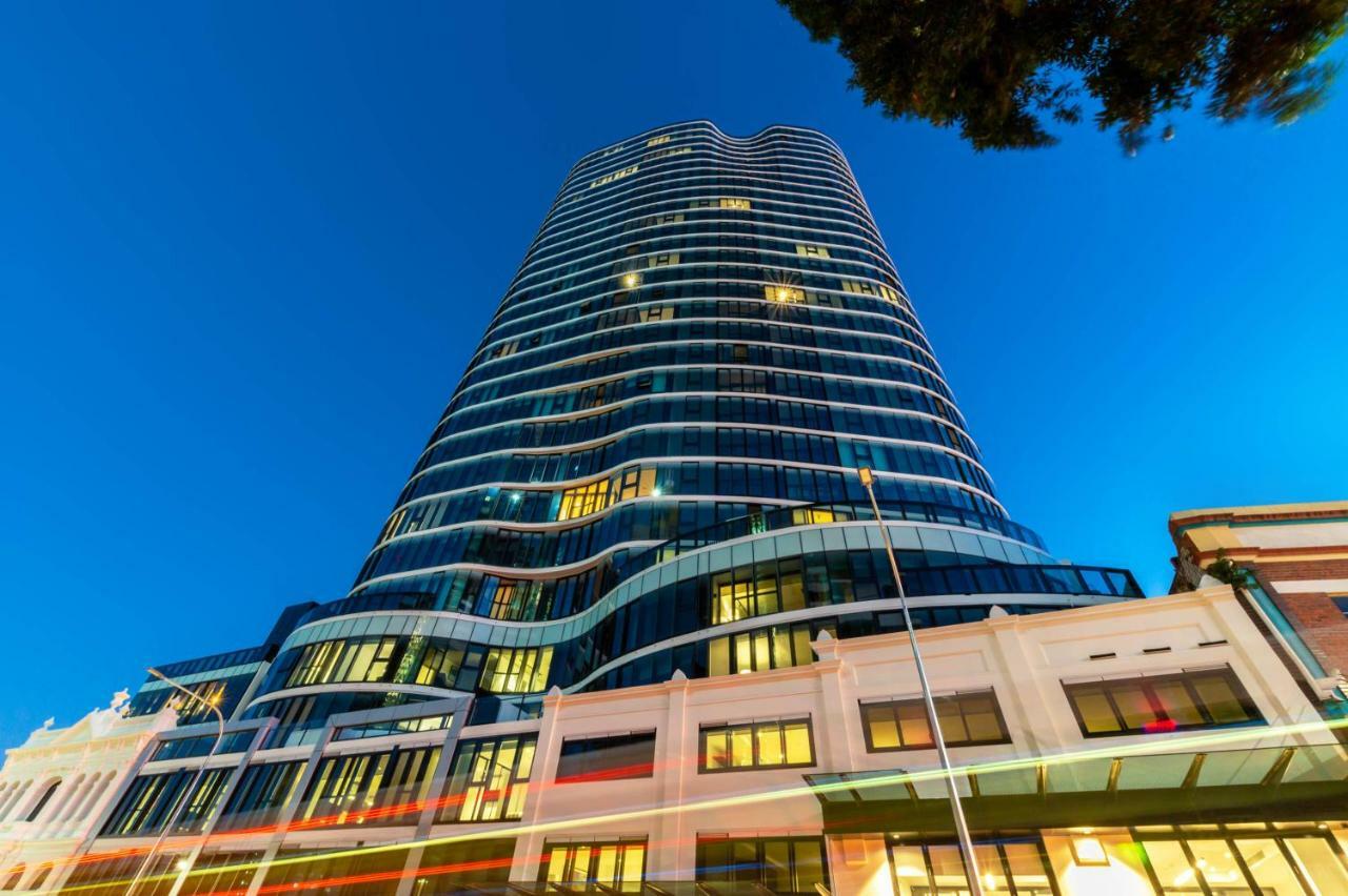 Fv By Peppers Aparthotel Brisbane Ngoại thất bức ảnh The building at night